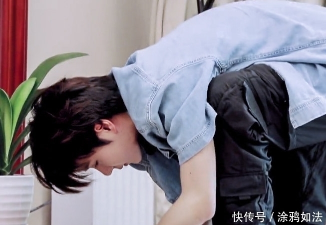 境界|王一博带娃已达最高境界,小肚腩一闪而过,还是被发现了