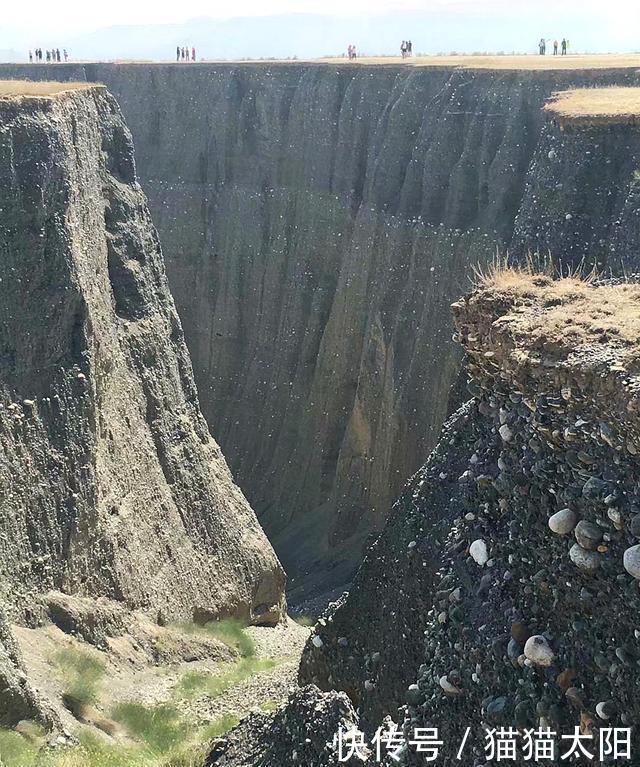 风景|从沙湾大盘鸡到安集海大峡谷,美味和风景共享