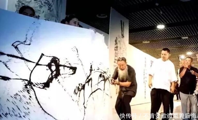 大爷|看完农村大爷书法, 再看书法大师邵岩书法, 网友表示想不通!