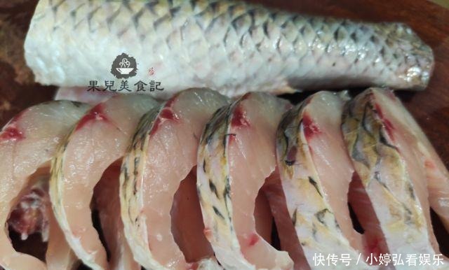 在家|火锅鱼别出去吃了,教你在家做,煮一锅吃两顿,麻辣鲜香又划算