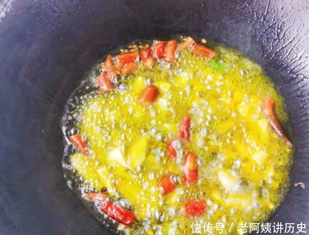 做法|大厨教你炒牛肉的正确做法,嫩滑不柴,香辣又下饭