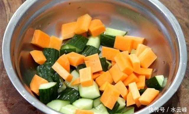 胡萝卜|它被称为''下酒必备菜'',有人反驳吗?鲜香入味,清脆可口,得劲