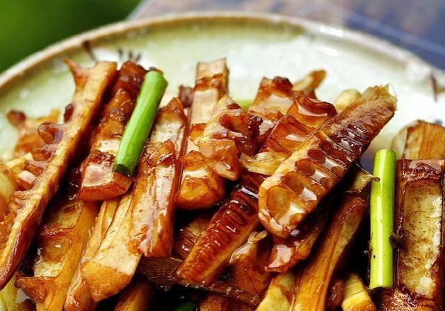 春天|春天到春笋冒,这个时候就是吃笋的大好时机,油焖清炒,简单美味