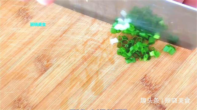  好吃|懒人面条新吃法，比蒸的好吃，比炒的简单，快速出锅，全家都爱吃