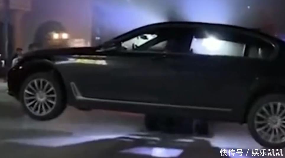  试试|宝马堵小区门口，男子：200万的车挪一下试试？交警：试试就试试