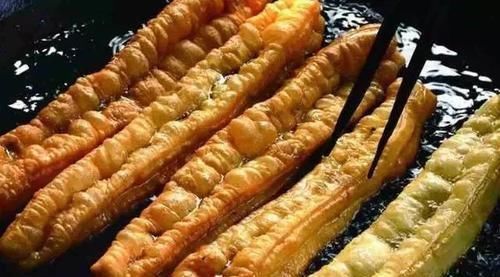  酥脆|炸油条，用酵母是“大错”1斤面加9克它，膨松酥脆，个个空心