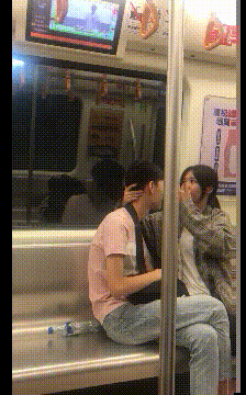  腰力|搞笑GIF：妹子这腰力，要逆天了！