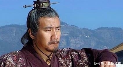 无人|朱元璋走路滑倒,在场大臣无人搀扶,只有一人上前搀扶后被斩杀