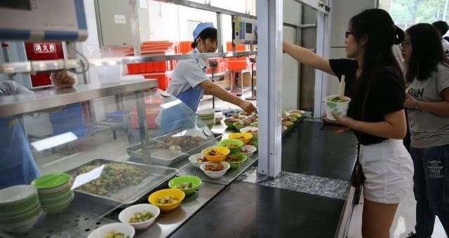 鸡蛋|被大学食堂逼出来的坚强,“蚂蚁蒸鸡蛋”上榜,学生却难以下嘴