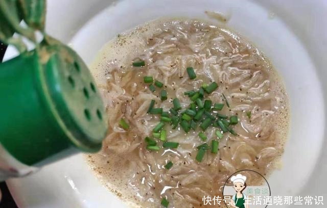 蛋液|这菜香极了,三天两头给孩子做,蒸一蒸,鲜甜又补钙,儿子吃嗨了