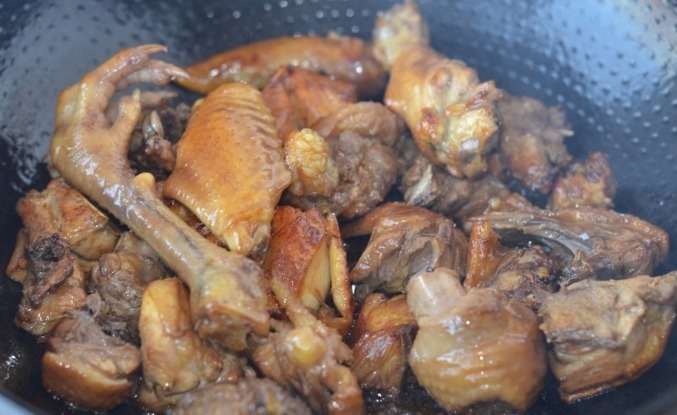 细嫩|不管鲜鸡还是冻鸡,焯水是大忌,大厨教你这样做,肉质细嫩有营养