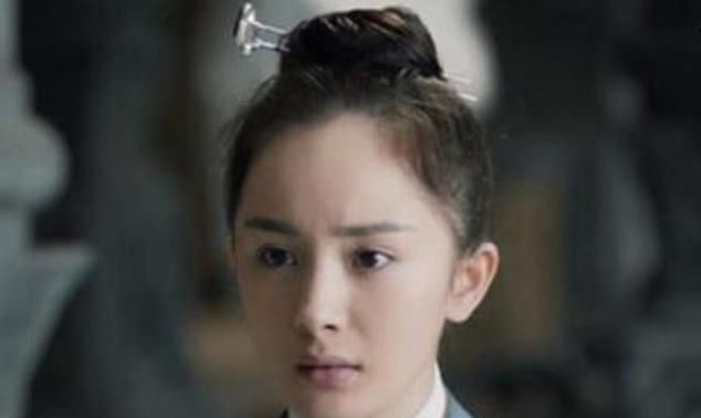 唯独|“女扮男装”的4个女星,效果一个比一个假,唯独她能蒙混过关!