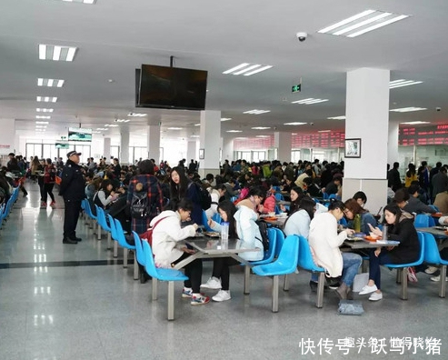 学校食堂|为什么学校食堂宁愿倒掉饭菜，也不给学生多打食堂阿姨说漏了嘴