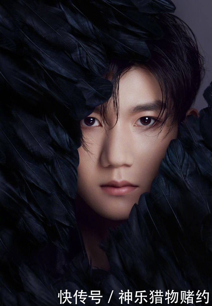 小透明|于正质疑TFBOYS造型抄袭《半妖倾城》,反被指抄袭《移动城堡》