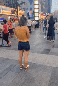 这一下|搞笑GIF：这一下，躲的真是漂亮啊，就是把队友坑了