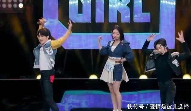 狂赞|Ella狂赞、Lisa尖叫,97年的她未免太飒了!