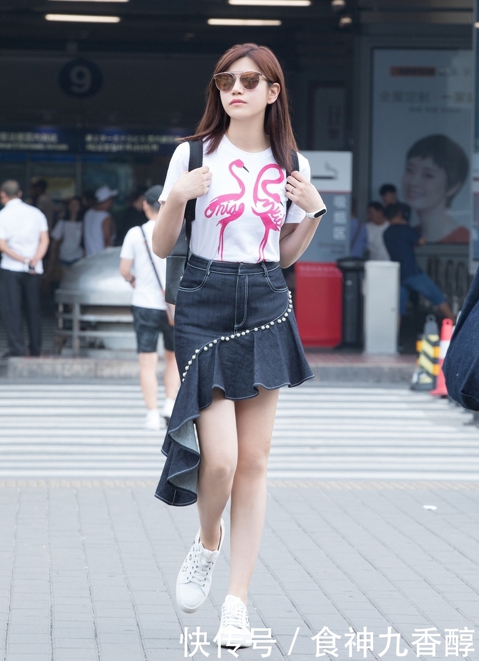 牛仔裙|陈妍希好不容易美一回，却被牛仔裙给毁了，网友：显的胯好宽