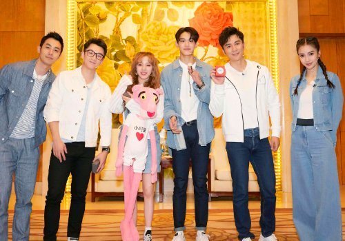 参加|宋雨琦现身韩版《跑男》,谁留意她的名牌节目组用心了