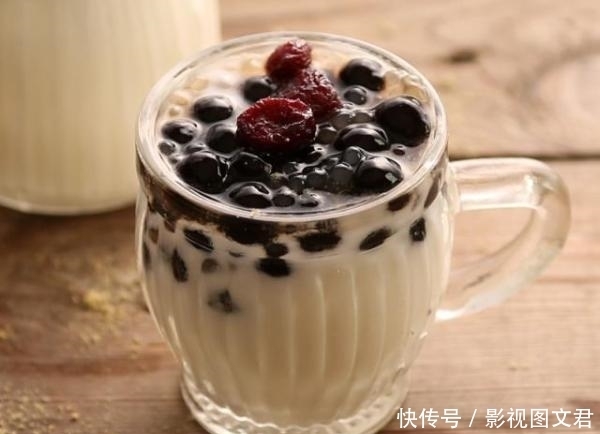 制作珍珠|早餐喝牛奶，不如再加上这两步，就能喝到一杯真正的珍珠奶茶了