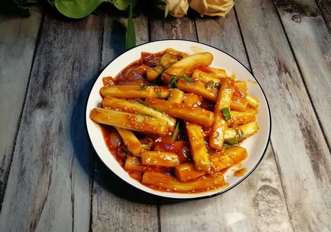 做法|韩式炒年糕，追韩剧必备，做法简单快捷