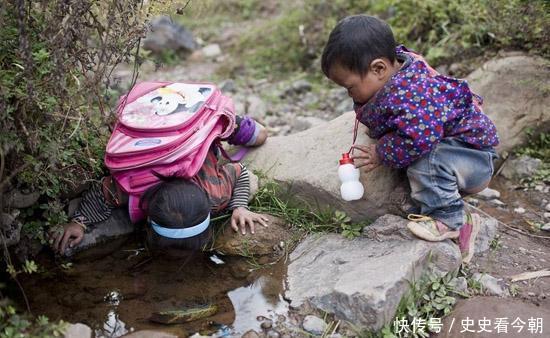 城里|实拍城乡教育的差距:城里学校像欧洲,农村学校像非洲