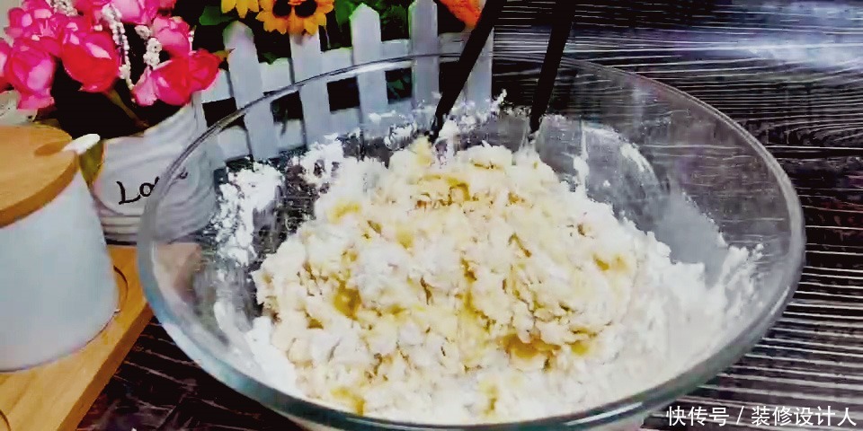  烤箱|没有模具和烤箱，在家也能做面包，教你做小碗蒸面包
