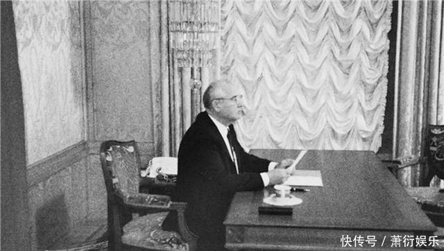 小时|大国之殇:叶利钦7小时终结苏联生命,戈尔巴乔夫5分钟提个人事