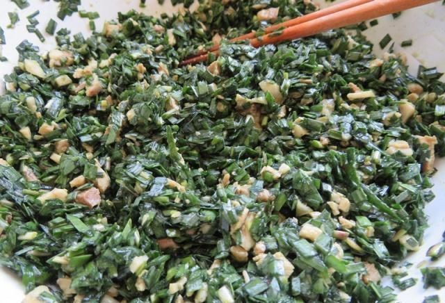 一口气|丈夫调饺子馅,韭菜里加了它,又香还不腻口,我一口气吃30个