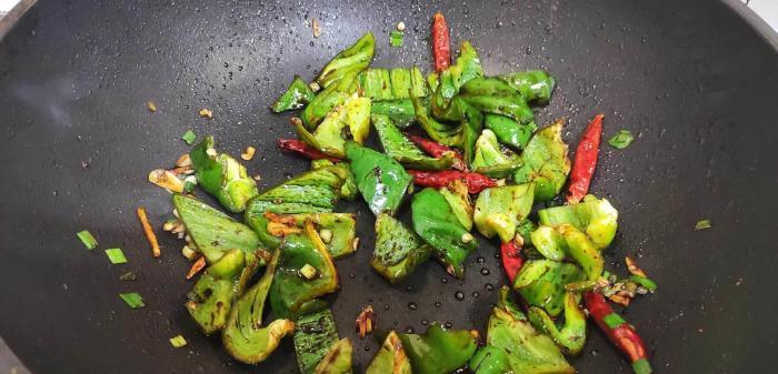 土豆片|青椒土豆片,怎么吃都不腻,简单又快手