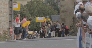 趣图|搞笑GIF趣图:电风吹坏了怎么办?没事!我有我的机智