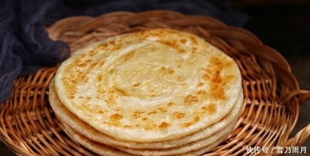 家常|家常烙饼最好吃的做法,掌握了这两个独家秘诀,烙出的饼皮酥内软