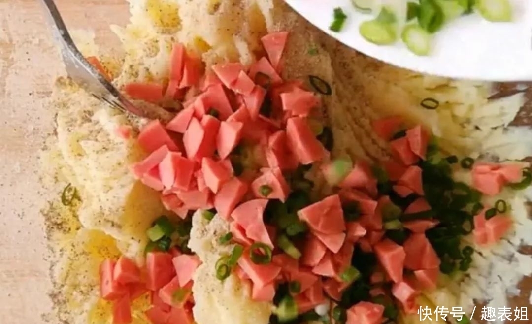  土豆饼|教你自制香酥可口的土豆饼，手不沾面就能做好，方法特别简单！