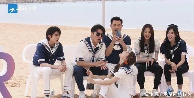 亮相|《奔跑吧》跑男团全员水手服亮相 收官之战全力捉拿“海盗”