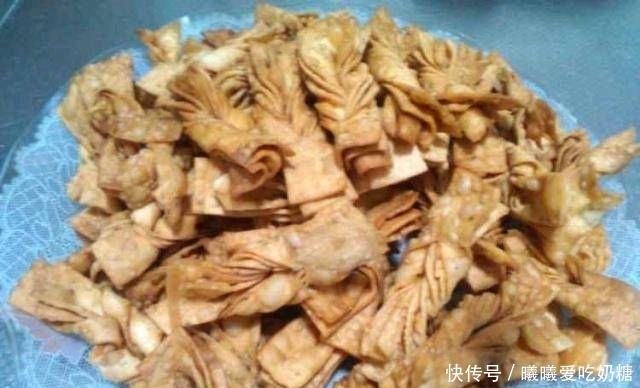 美味|一碗面粉,一把芝麻,教你做美味的油炸筷子,咸脆香!