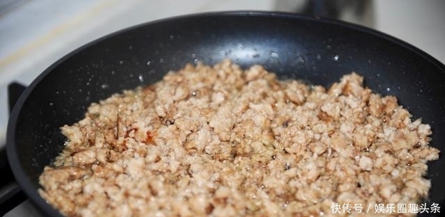  洗肠|此菜是天然“洗肠草”，杀菌清肠道，1周吃2次，排出宿便一身轻