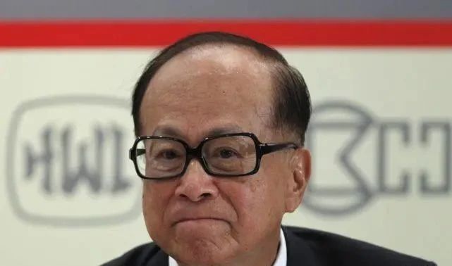  李嘉诚|何鸿燊给水立方捐了1个亿，霍英东捐了2个亿，李嘉诚捐多少呢