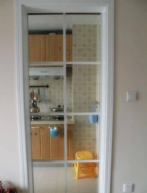 夫妻|北漂小夫妻借钱买40平小房，看到客厅沙发，我真是哭笑不得