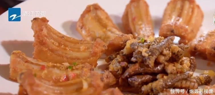 稻虫|张一山大口吃稻虫和蛇皮,谢霆锋惊讶,张一山:做演员啥没吃过?