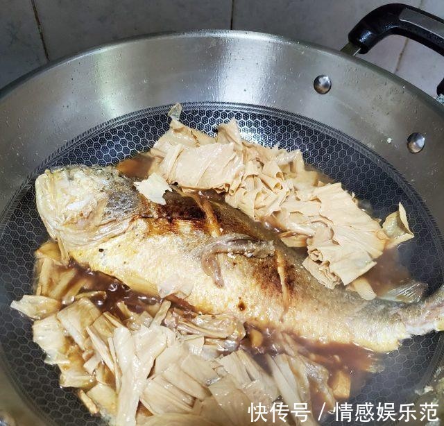 腐竹|腐竹烧黄花鱼,味道鲜美,十分下饭