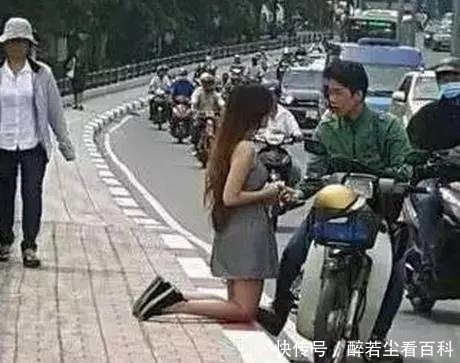 妹子|妹子,裙子不合适就别穿了呀,这样穿出来,别人看见多尴尬呀