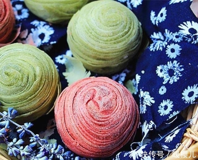  糕点|抹茶酥和我自己做的红曲糕点，不油腻