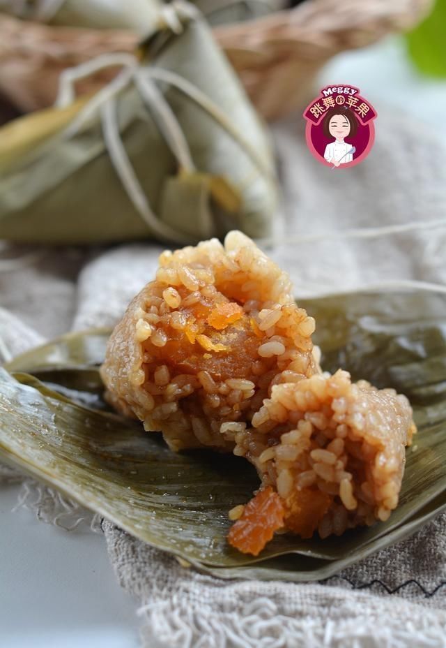 传统节|咸蛋黄粽子,吃一个就大呼过瘾,小吃变主食,粽子可以靠边站了