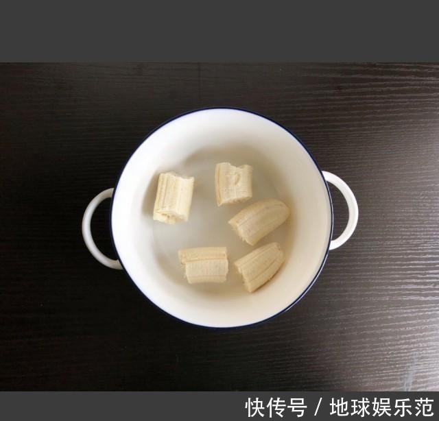  松软|香蕉蛋饼，松软香甜，当早餐棒极了