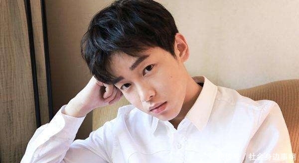 死角|何炅发微彭昱畅又瘦回“360度无死角”,结果彭彭的回复太耿直了