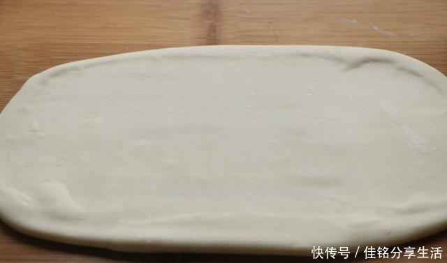 老少皆宜|中式月饼最爱这款,层层酥脆,鲜嫩多汁,做给家人吃,老少皆宜!