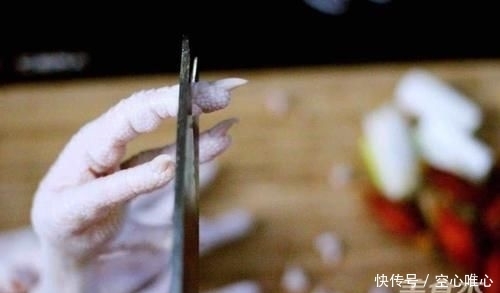  砂锅中|入夏后，可以试试这道菜，爽口不腻有嚼劲，年轻人必备的追剧神器