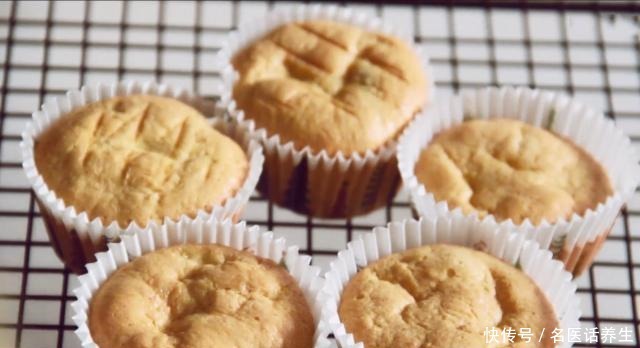 拔丝|网红拔丝蛋糕,教你在家轻松做,松软香甜,掰开就拔丝