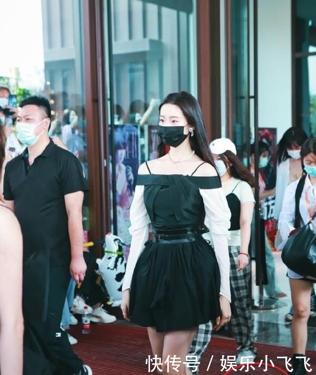 炽热|硬糖少女亮相《炽热的我们》,面对前辈气场十足,陈卓璇险些滑倒