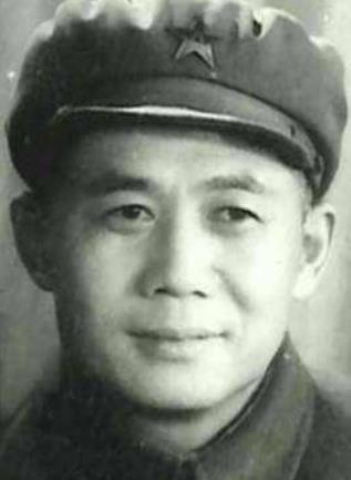 照明|大军冒雨夜行,请求照明,团长严令:谁敢点灯,我枪毙谁