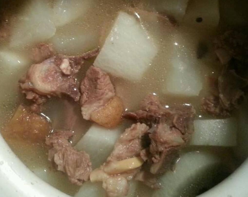 羊肉|40年大厨教你炖羊肉,汤浓肉香,不膻不腥不油腻,早学会早受益